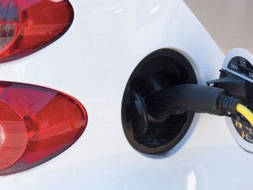 eigene-ladestation-fuer-elektrofahrzeuge